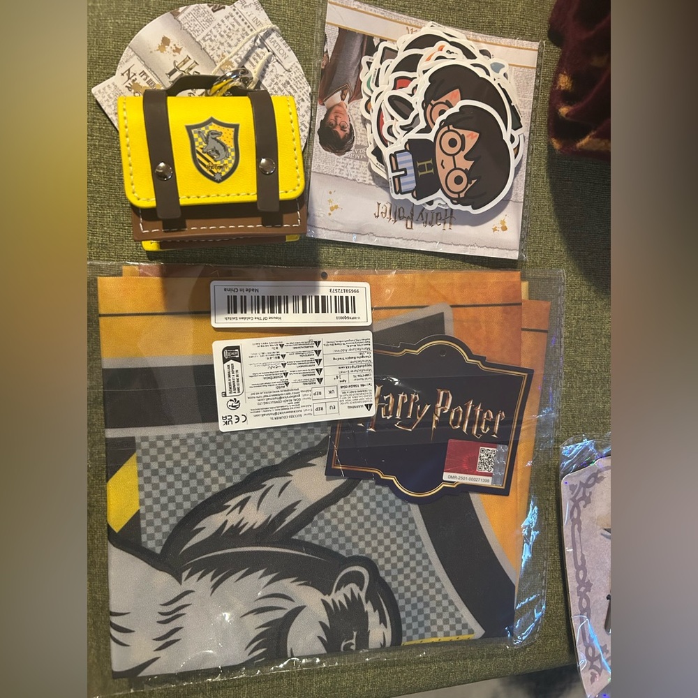 Harry Potter Hufflepuff and Gryffindor Accessories